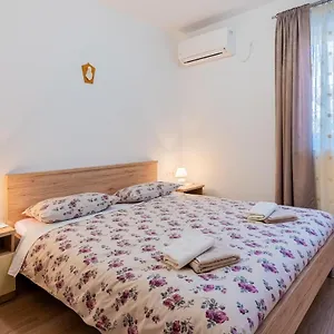 Laudina Cres