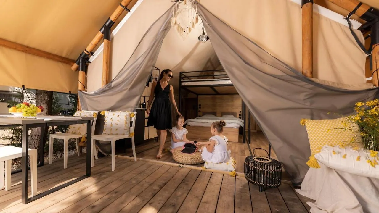 Polidor Glamping Resort Mugeba