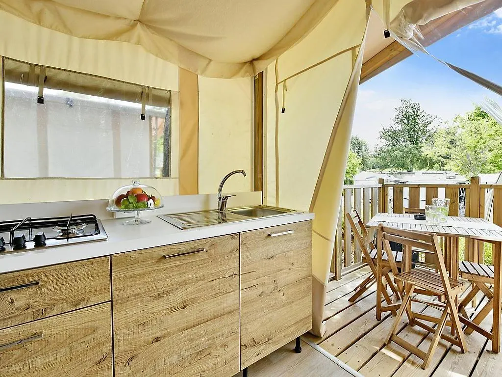 Polidor Glamping Resort Mugeba